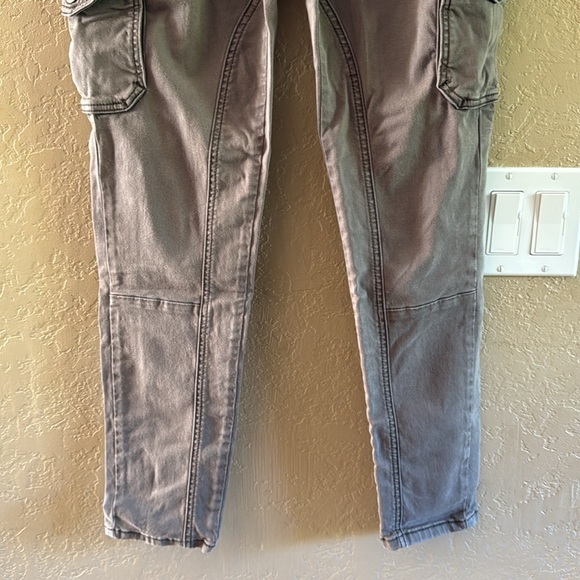 Melrose and Market Skinny Stretch Twill Cargo Pant color gray Size 28 - Picture 4 of 12